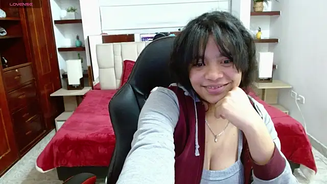 laureentt  online show from 03-17-25, 06:18