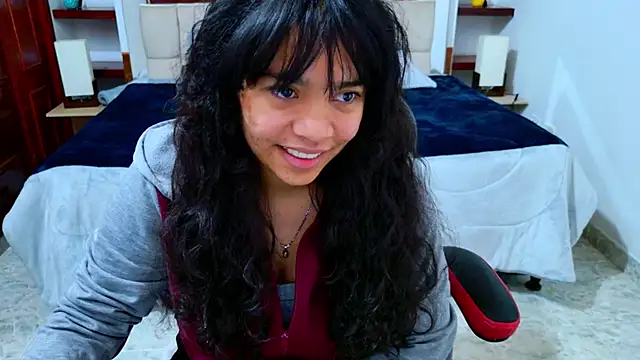 laureentt  online show from 10-18-25, 03:31