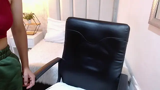 laureentt  online show from 01-19-26, 03:21