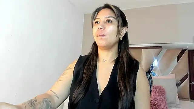 sharlott18 online show from 01-10-25, 12:04