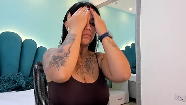 sharlott18 online show from 01-14-26, 12:55