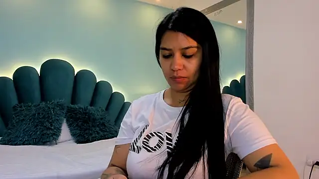 sharlott18 online show from 02-21-26, 11:22