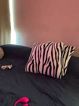 Snapshot of Felicia_smok3 chatting on 01-08-25, 10:48 Felicia smok3 online show from 01-08-25, 10:48