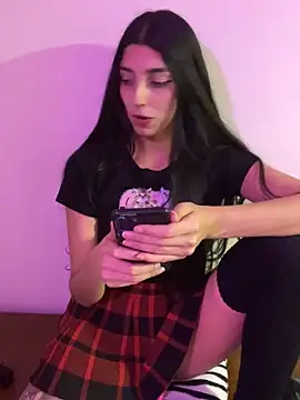 Snapshot of Felicia_smok3 chatting on 01-28-25, 01:29 Felicia smok3 online show from 01-28-25, 01:29