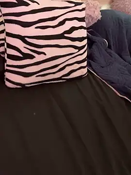 Snapshot of Felicia_smok3 chatting on 02-02-25, 07:04 Felicia smok3 online show from 02-02-25, 07:04