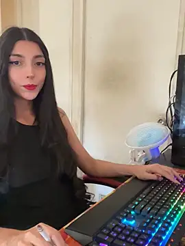 Snapshot of Felicia_smok3 chatting on 02-14-25, 08:37 Felicia smok3 online show from 02-14-25, 08:37