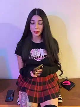 Snapshot of Felicia_smok3 chatting on 10-17-25, 03:31 Felicia smok3 online show from 10-17-25, 03:31