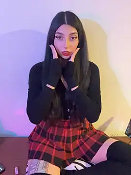 Snapshot of Felicia_smok3 chatting on 10-24-25, 02:52 Felicia smok3 online show from 10-24-25, 02:52