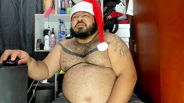 Snapshot of Latino_bigcock chatting on 12-30-24, 03:36 Latino bigcock online show from 12-30-24, 03:36