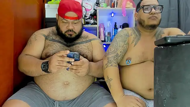 Snapshot of Latino_bigcock chatting on 02-14-25, 05:51 Latino bigcock online show from 02-14-25, 05:51