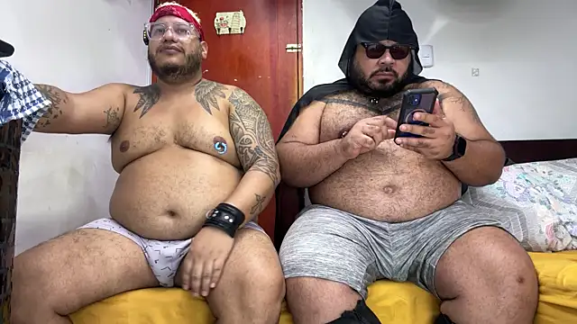 Snapshot of Latino_bigcock chatting on 10-30-25, 06:26 Latino bigcock online show from 10-30-25, 06:26