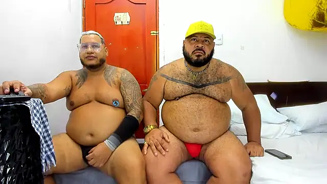 Snapshot of Latino_bigcock chatting on 11-28-25, 05:32 Latino bigcock online show from 11-28-25, 05:32