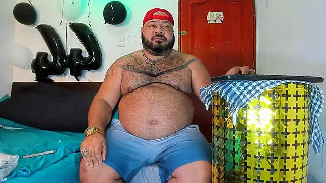 Snapshot of Latino_bigcock chatting on 01-06-26, 09:07 Latino bigcock online show from 01-06-26, 09:07