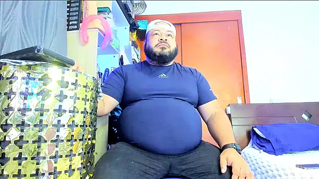 Snapshot of Latino_bigcock chatting on 07-12-26, 07:38 Latino bigcock online show from 07-12-26, 07:38