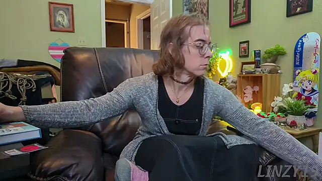 Linzy 19 online show from 01-14-25, 11:37