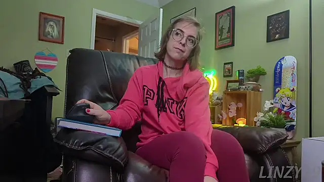 Linzy 19 online show from 01-17-25, 03:32