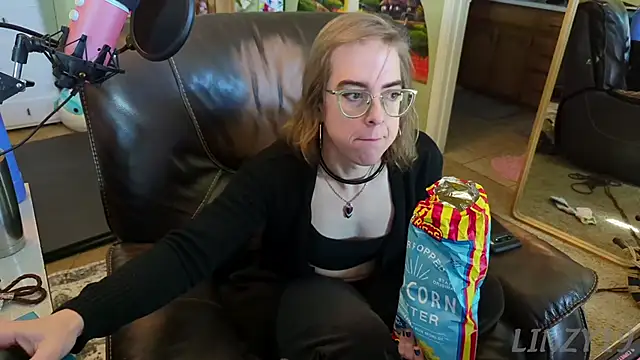 Linzy 19 online show from 02-24-25, 07:30