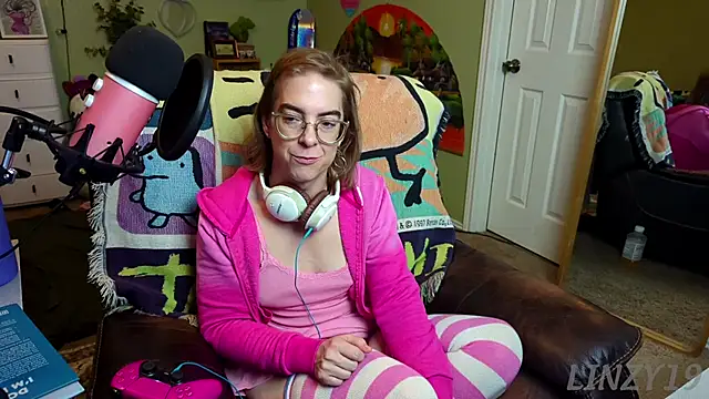 Linzy 19 online show from 03-03-25, 03:41