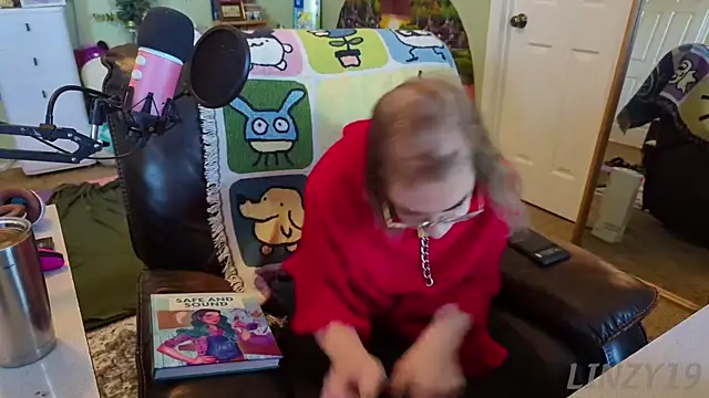 Linzy 19 online show from 03-10-25, 04:35