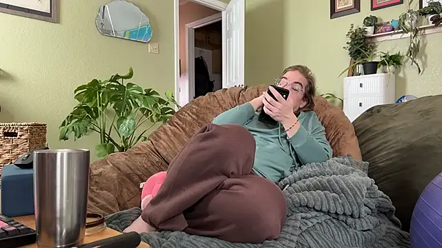 Snapshot of Linzy_19 chatting on 02-02-26, 08:29 Linzy 19 online show from 02-02-26, 08:29