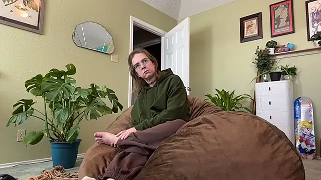 Snapshot of Linzy_19 chatting on 02-03-26, 04:01 Linzy 19 online show from 02-03-26, 04:01