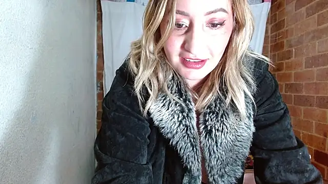 Snapshot of rashellroses22 chatting on 12-30-24, 10:23 rashellroses22 online show from 12-30-24, 10:23