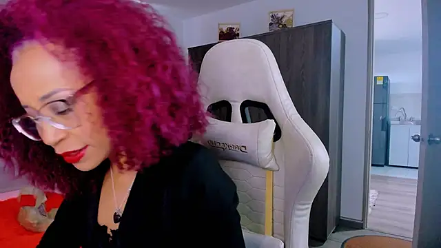 Snapshot of ScarlettMalbec chatting on 02-17-26, 09:10 ScarlettMalbec online show from 02-17-26, 09:10