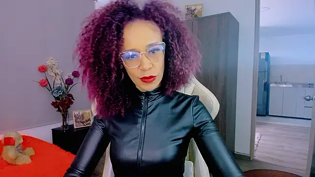 Snapshot of ScarlettMalbec chatting on 03-06-26, 09:00 ScarlettMalbec online show from 03-06-26, 09:00