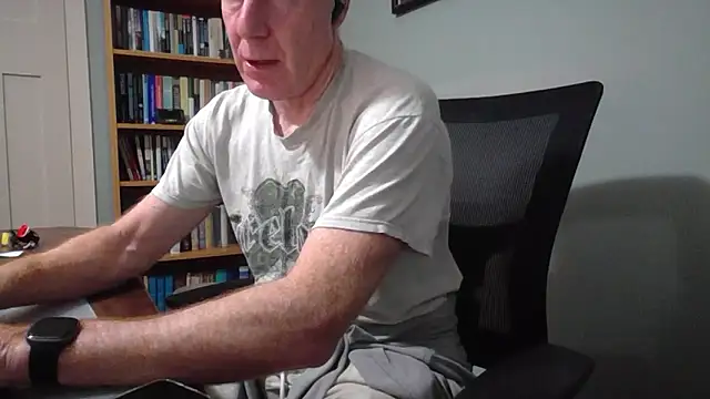 Snapshot of jiggy77777 chatting on 02-15-26, 09:44 jiggy77777 online show from 02-15-26, 09:44
