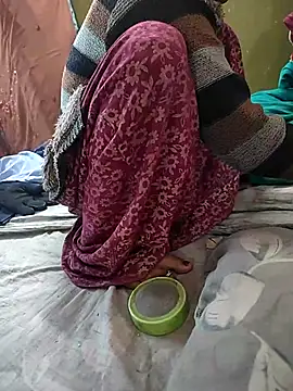 COUPLLE VILLAGE online show from 02-19-25, 03:50