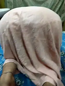 COUPLLE VILLAGE online show from 03-10-25, 10:48