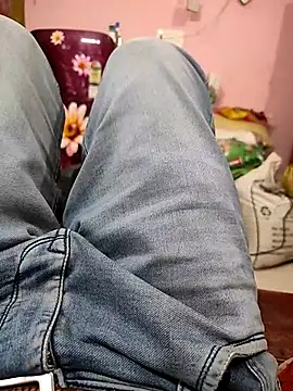 COUPLLE VILLAGE online show from 02-12-26, 04:57