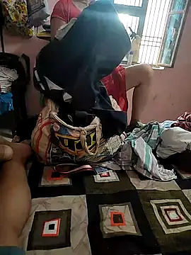 COUPLLE VILLAGE online show from 04-29-26, 01:43