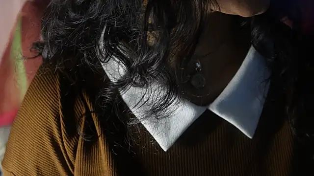 Snapshot of -AyeshaSinghania- chatting on 10-04-25, 10:13 -AyeshaSinghania- online show from 10-04-25, 10:13