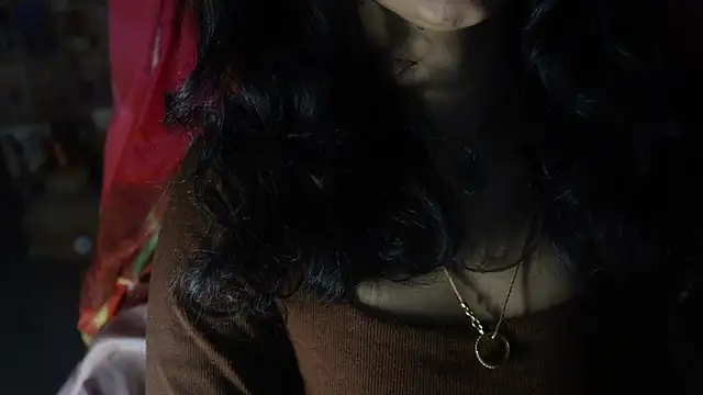 Snapshot of -AyeshaSinghania- chatting on 10-10-25, 10:47 -AyeshaSinghania- online show from 10-10-25, 10:47