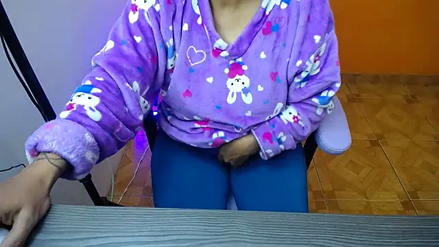 Snapshot of daleska_ayala_1 chatting on 01-13-25, 10:03 daleska ayala 1 online show from 01-13-25, 10:03