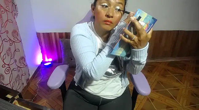 Snapshot of daleska_ayala_1 chatting on 03-19-25, 07:49 daleska ayala 1 online show from 03-19-25, 07:49