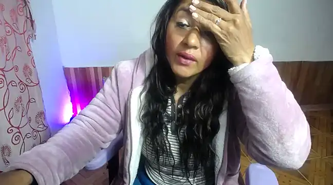 Snapshot of daleska_ayala_1 chatting on 03-20-25, 08:08 daleska ayala 1 online show from 03-20-25, 08:08