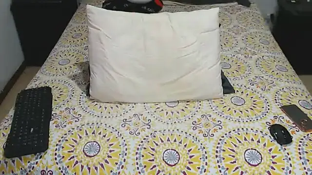 Snapshot of JahsHot chatting on 12-01-25, 07:52 JahsHot online show from 12-01-25, 07:52