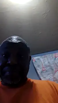 Snapshot of macnificent1fr chatting on 09-20-25, 02:12 macnificent1fr online show from 09-20-25, 02:12