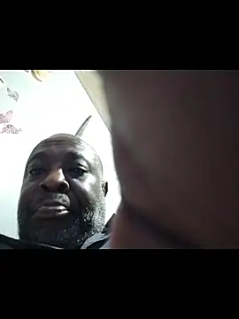 Snapshot of macnificent1fr chatting on 10-19-25, 02:01 macnificent1fr online show from 10-19-25, 02:01