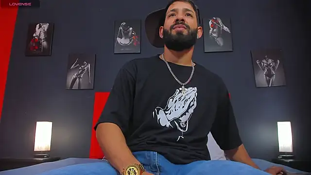 Snapshot of Thiagogomez chatting on 12-12-24, 12:33 Thiagogomez online show from 12-12-24, 12:33