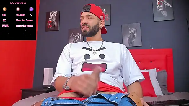 Snapshot of Thiagogomez chatting on 12-13-24, 12:28 Thiagogomez online show from 12-13-24, 12:28