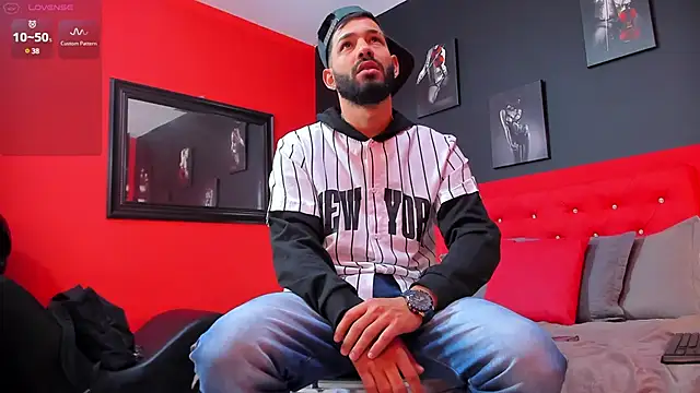 Snapshot of Thiagogomez chatting on 12-29-24, 12:23 Thiagogomez online show from 12-29-24, 12:23