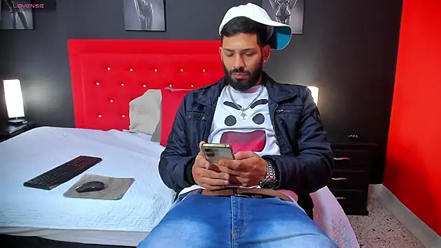 Snapshot of Thiagogomez chatting on 01-04-25, 12:49 Thiagogomez online show from 01-04-25, 12:49