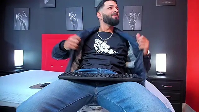 Snapshot of Thiagogomez chatting on 01-10-25, 12:26 Thiagogomez online show from 01-10-25, 12:26