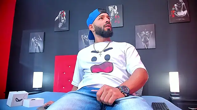 Snapshot of Thiagogomez chatting on 01-17-25, 12:21 Thiagogomez online show from 01-17-25, 12:21