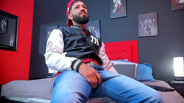 Snapshot of Thiagogomez chatting on 01-20-25, 12:28 Thiagogomez online show from 01-20-25, 12:28