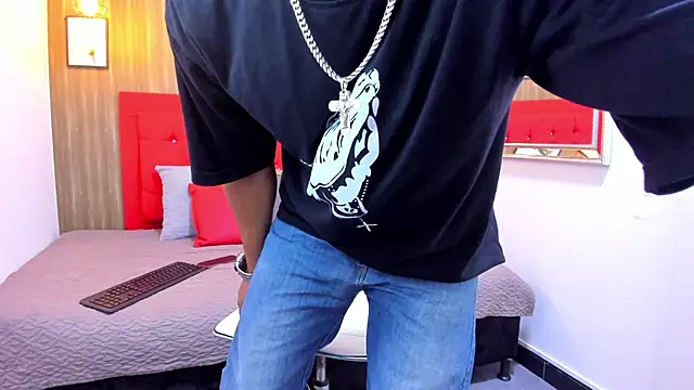 Snapshot of Thiagogomez chatting on 01-23-25, 12:19 Thiagogomez online show from 01-23-25, 12:19