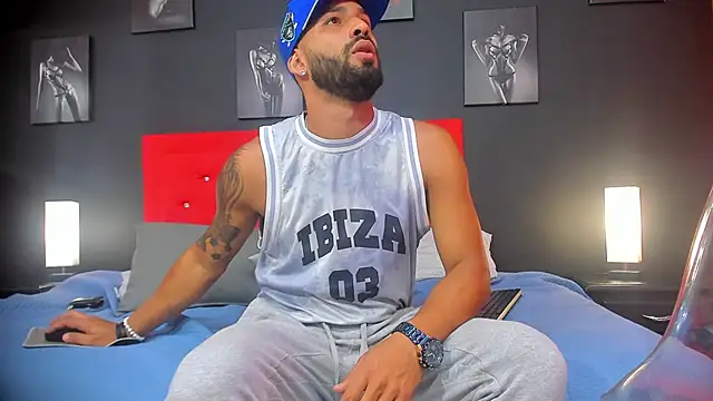 Snapshot of Thiagogomez chatting on 02-21-25, 12:28 Thiagogomez online show from 02-21-25, 12:28